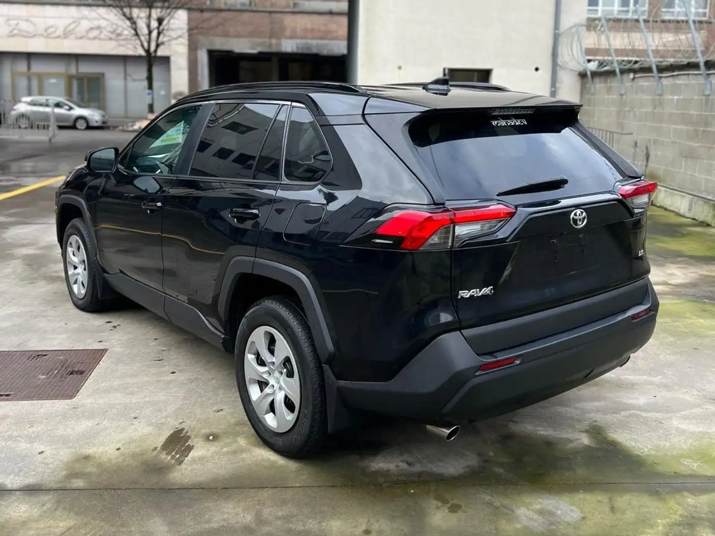 Toyota RAV 4 ONLY FOR EXPORT OUT OF EUROPE Nero - 2