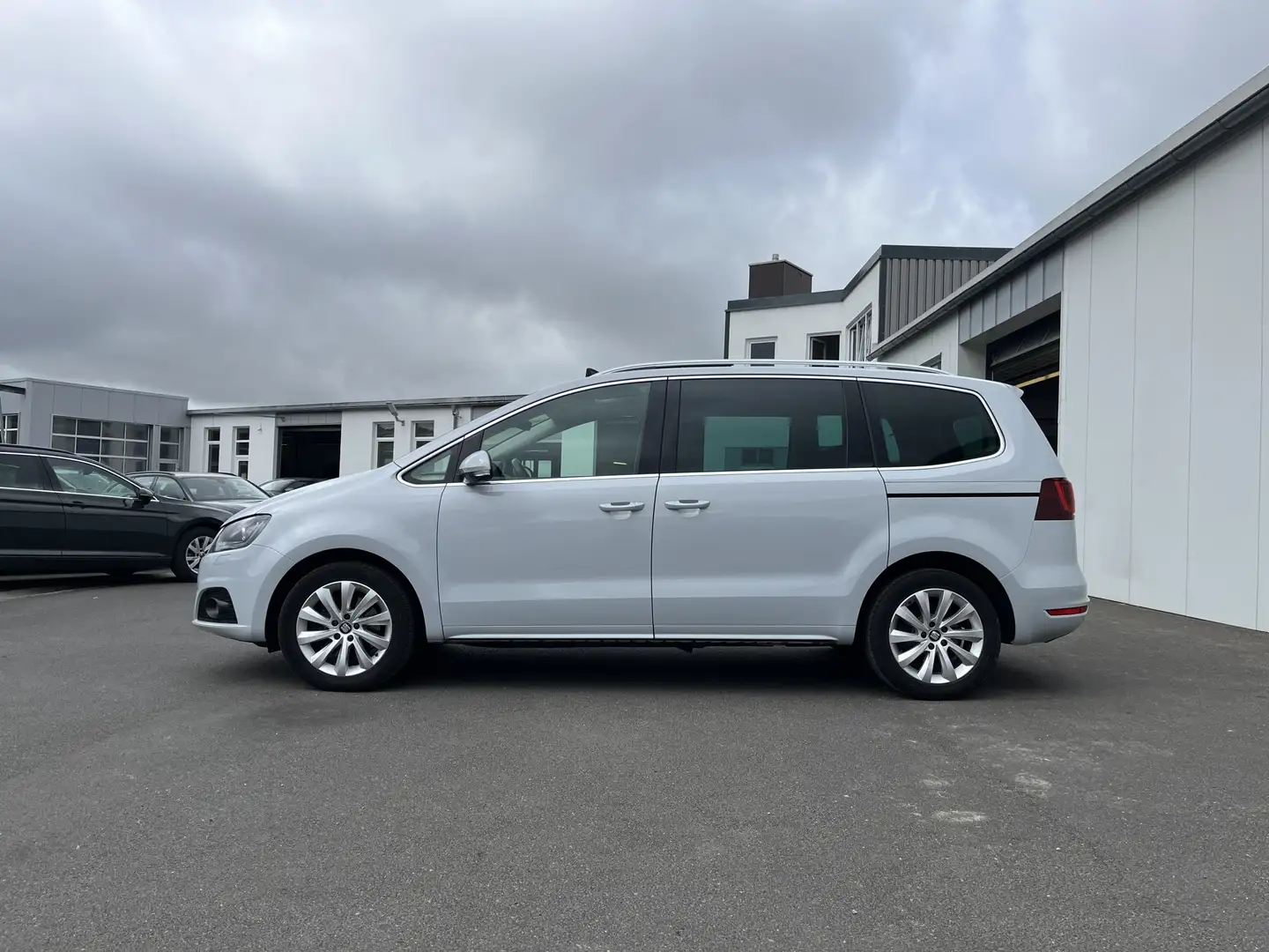 SEAT Alhambra 2.0 TDI Style 144€ m. 20% Anzahlung STHZ Panoram Weiß - 2