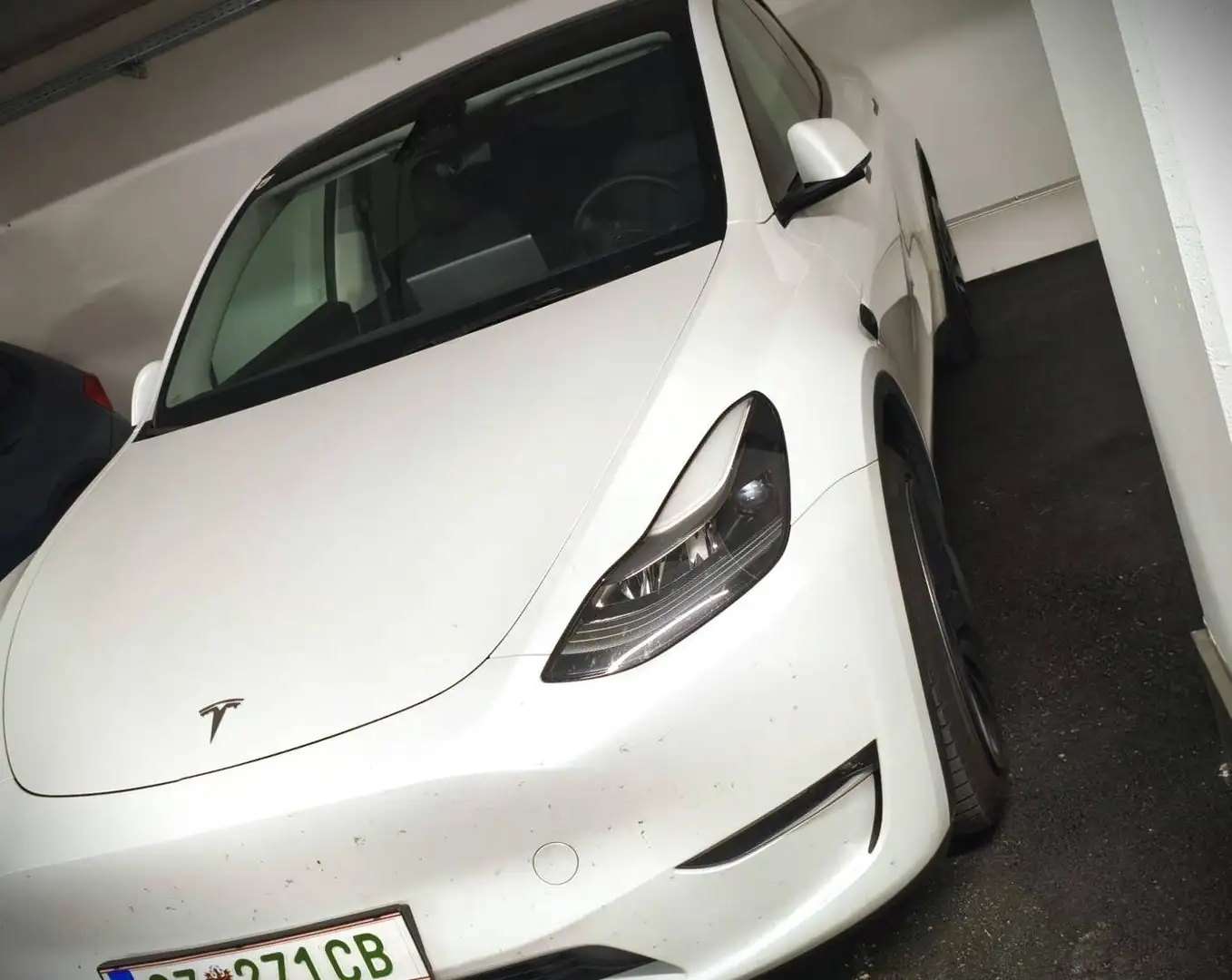 Tesla Model Y reserviert Weiß - 1