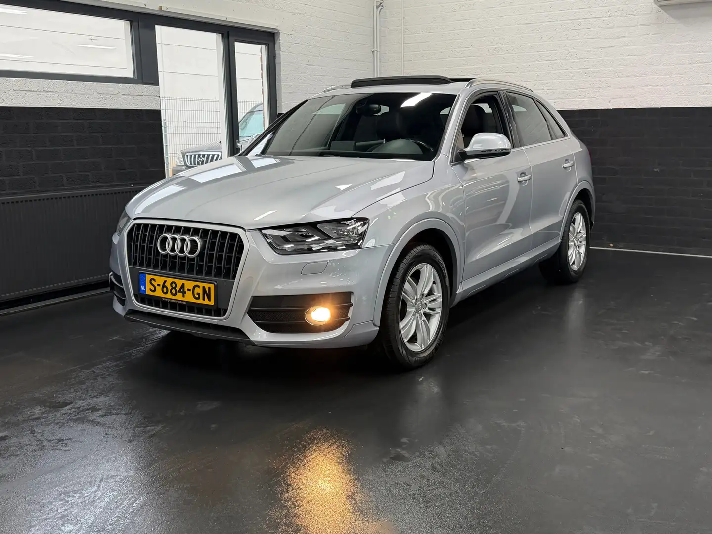 Audi Q3 1.4 TFSI | Automaat | Pano | Navi | Keyless | PDC Grau - 2