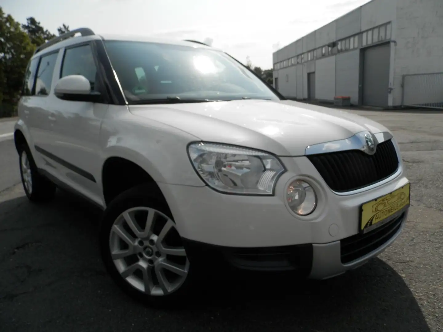 Skoda Yeti Ambition Plus Edition 4x4*Klima*ALU*NAVI* Weiß - 1