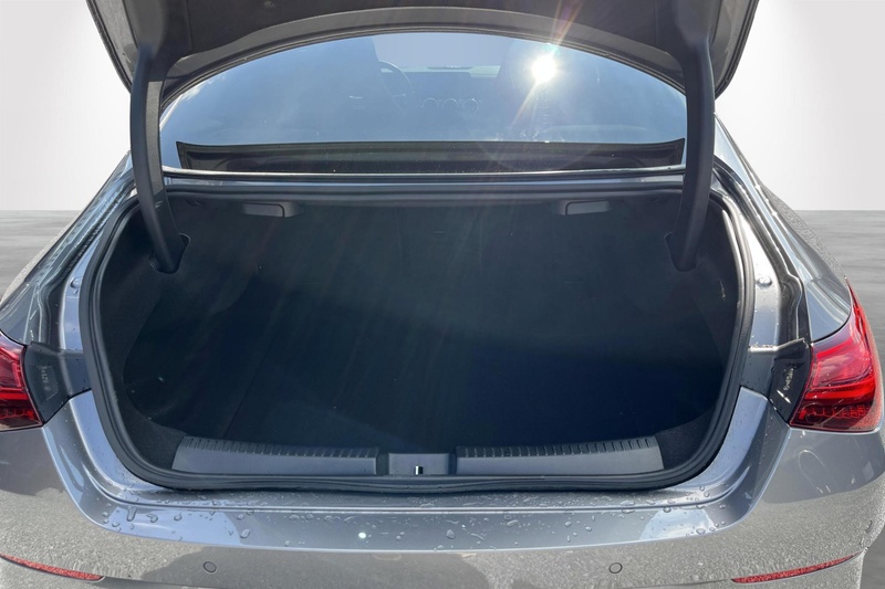Mercedes-Benz CLA 180 CLA AMG-Line — photo 10