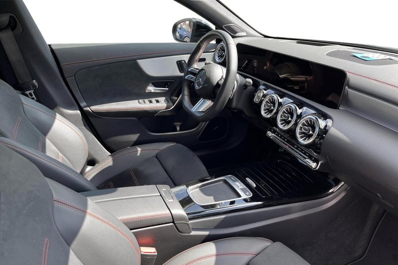Mercedes-Benz CLA 180 CLA AMG-Line — photo 5