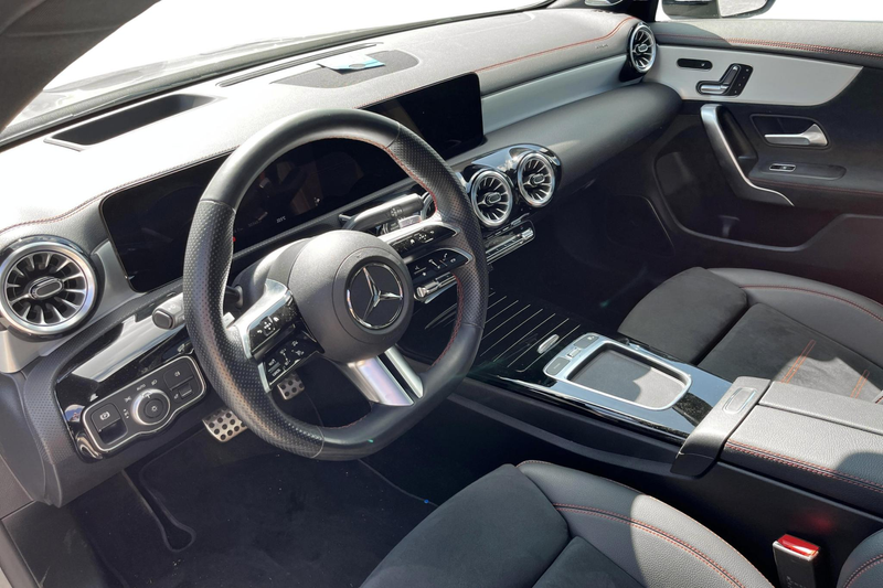 Mercedes-Benz CLA 180 CLA AMG-Line — photo 11