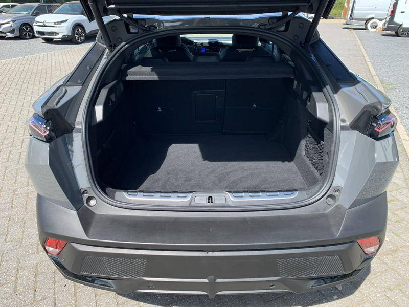 Peugeot 408 Hybrid 145 GT — photo 7