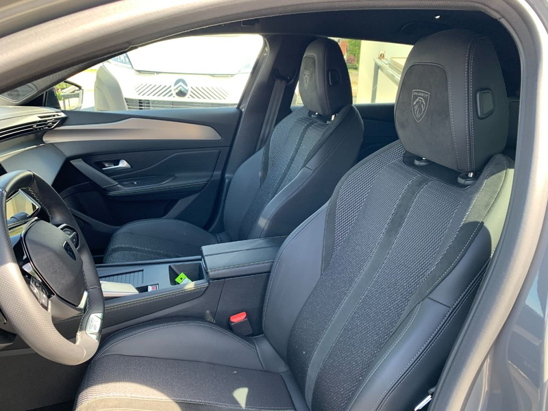 Peugeot 408 Hybrid 145 GT — photo 12