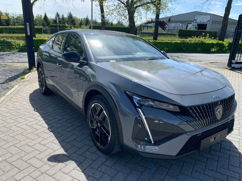 Peugeot 408 Hybrid 145 GT — photo 11