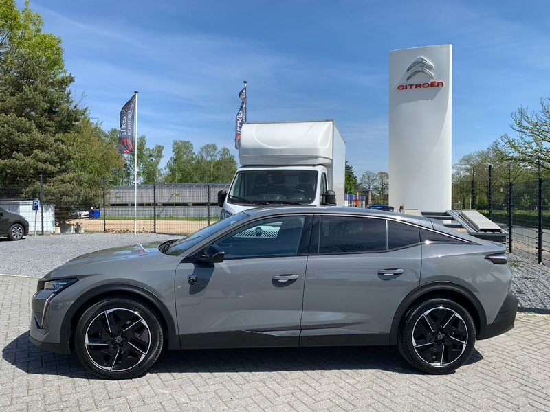 Peugeot 408 Hybrid 145 GT — photo 3