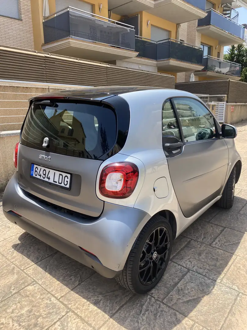 smart forTwo cabrio EQ passion - 1