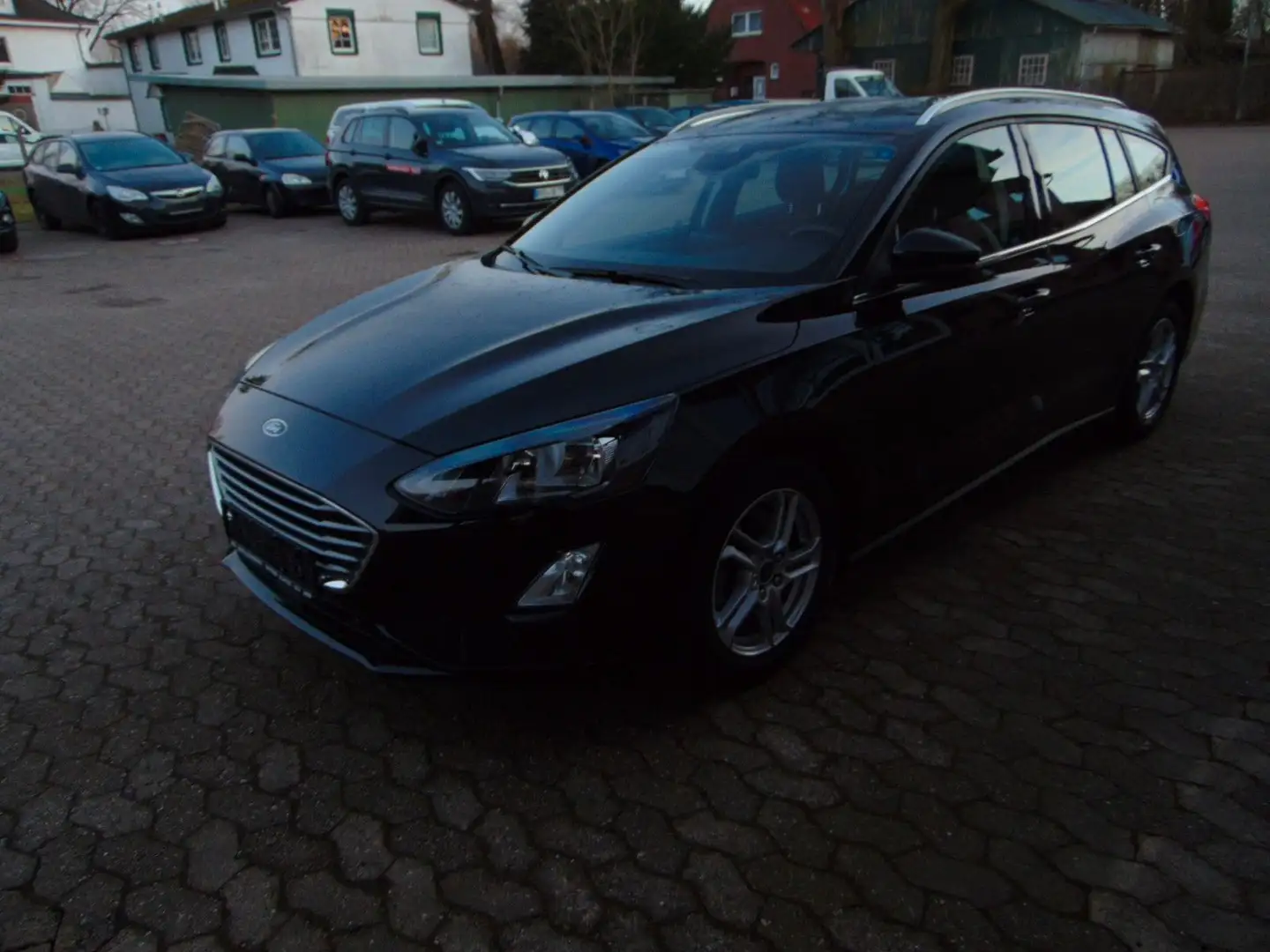 Ford Focus Turnier Cool & Connect Schwarz - 1