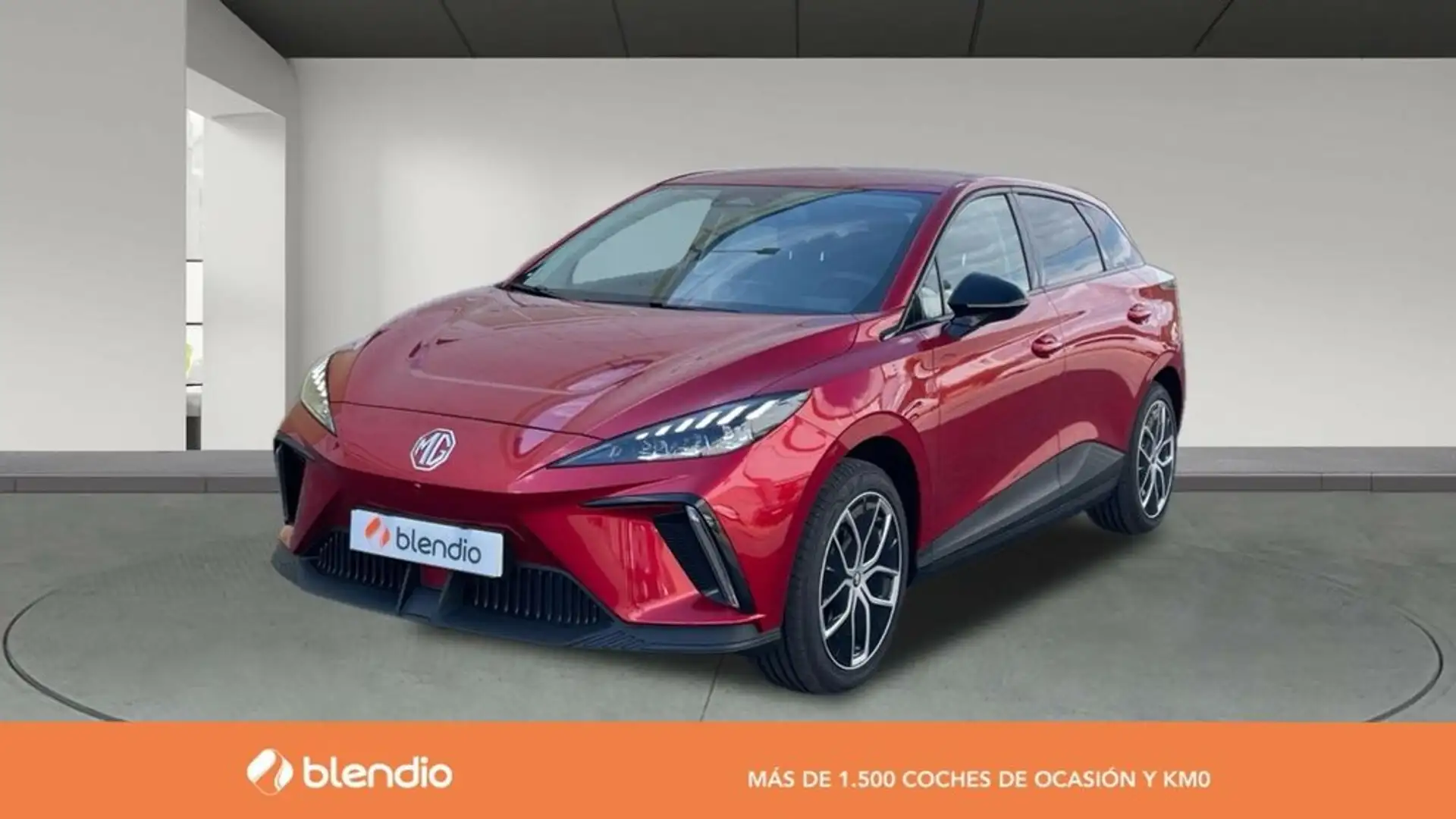 MG MG4 4 BEV 64KWH LUXURY 204 5P Rojo - 1