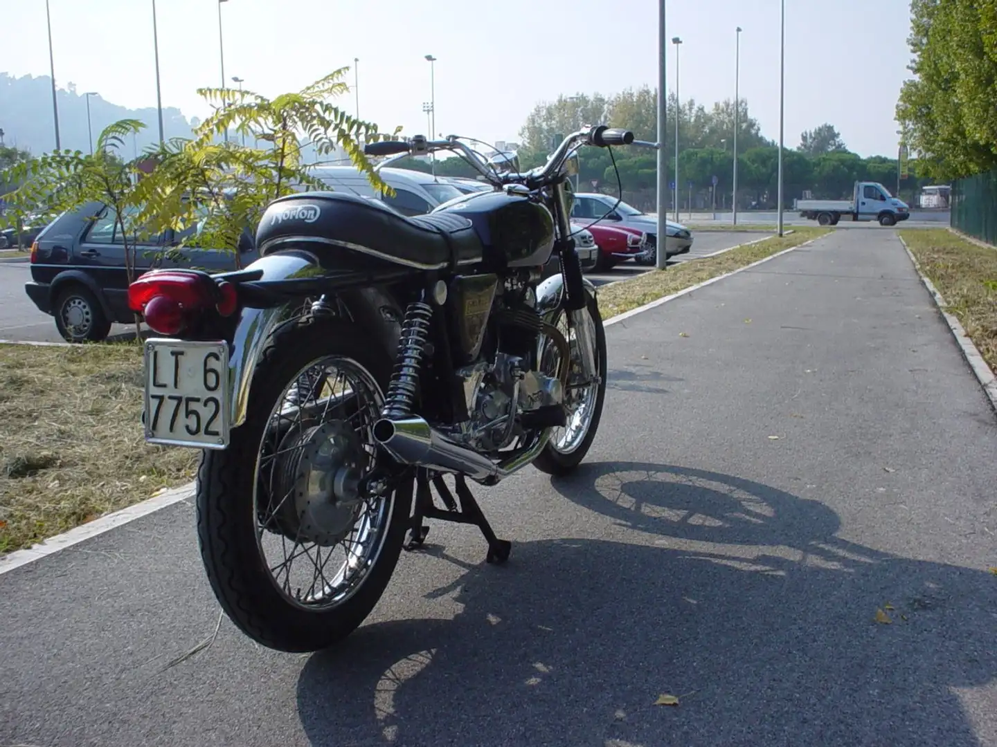 Norton Commando Roadster Negro - 2