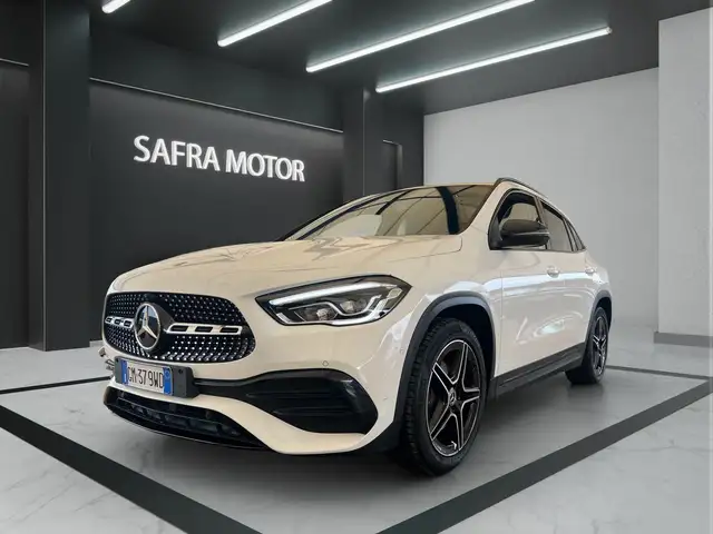 Mercedes-Benz GLA 180 GLA 180 d Automatic Premium