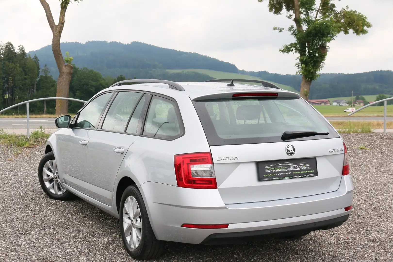 Skoda Octavia 2.0 TDI*DSG*Matrix*Navi*2xPDC Grau - 2