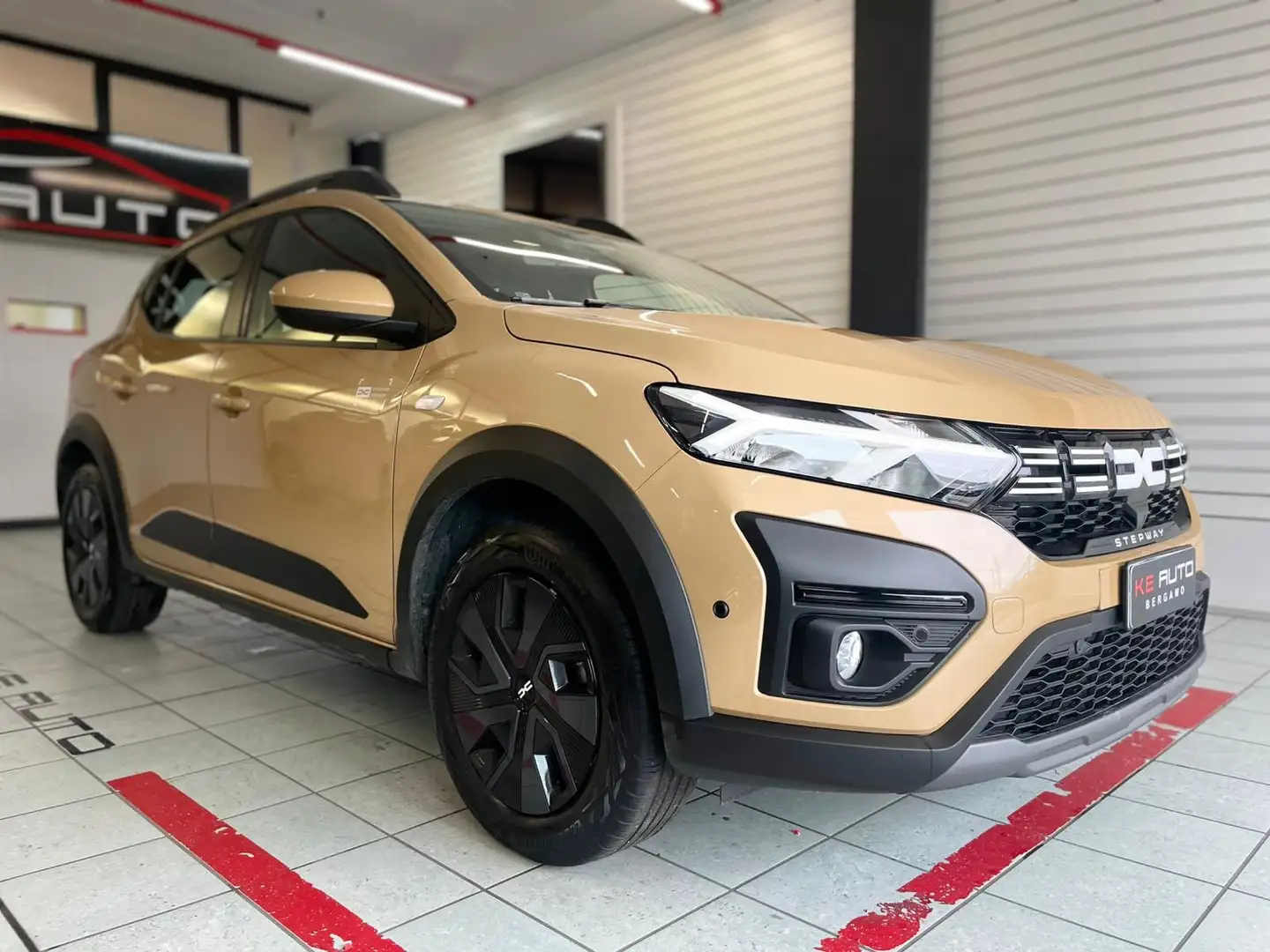 Dacia Sandero Stepway III 2021 1.0 tce Expression Eco-g 100cv Beige - 1