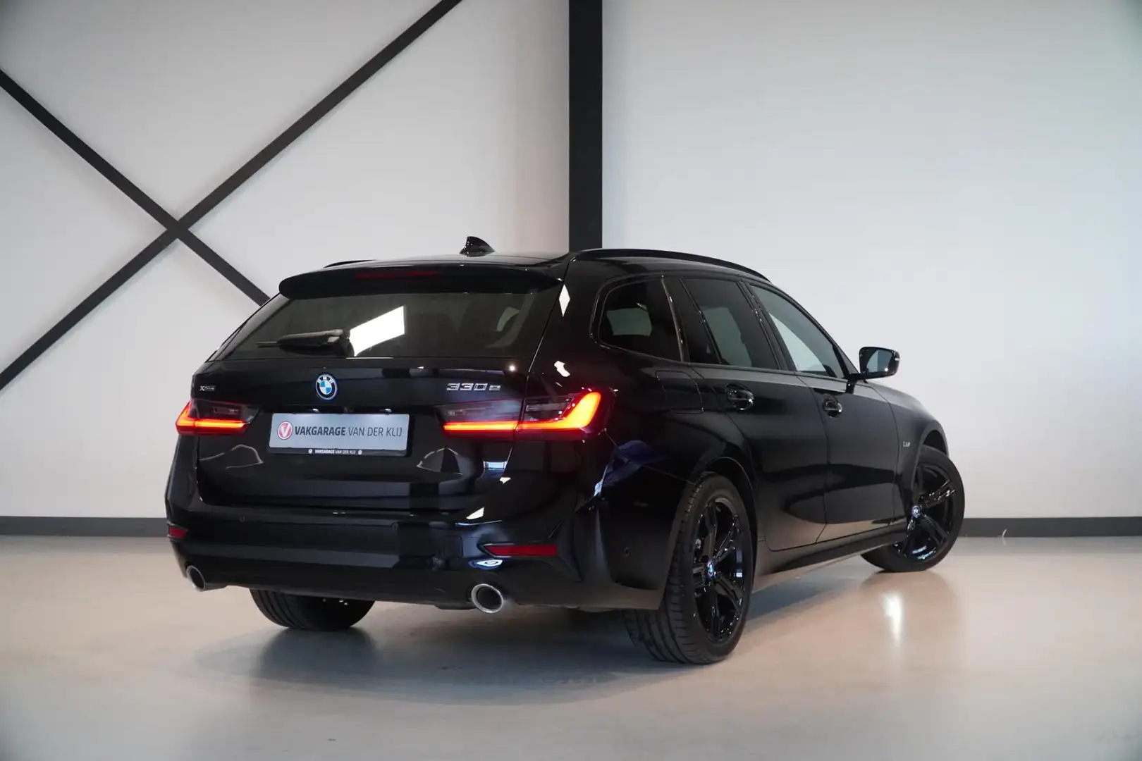BMW 330 3-serie Touring 330e xDrive Sport Line | Camera | Noir - 2