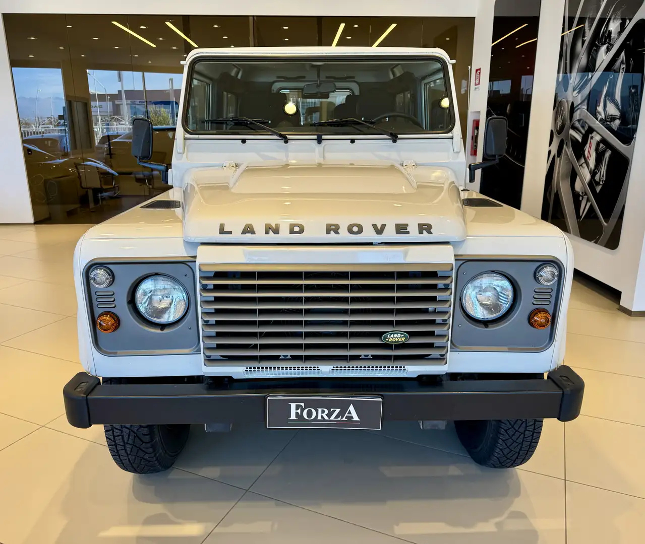 Land Rover Defender Defender 90 2.4 td S SW 122 Cv Bianco - 2