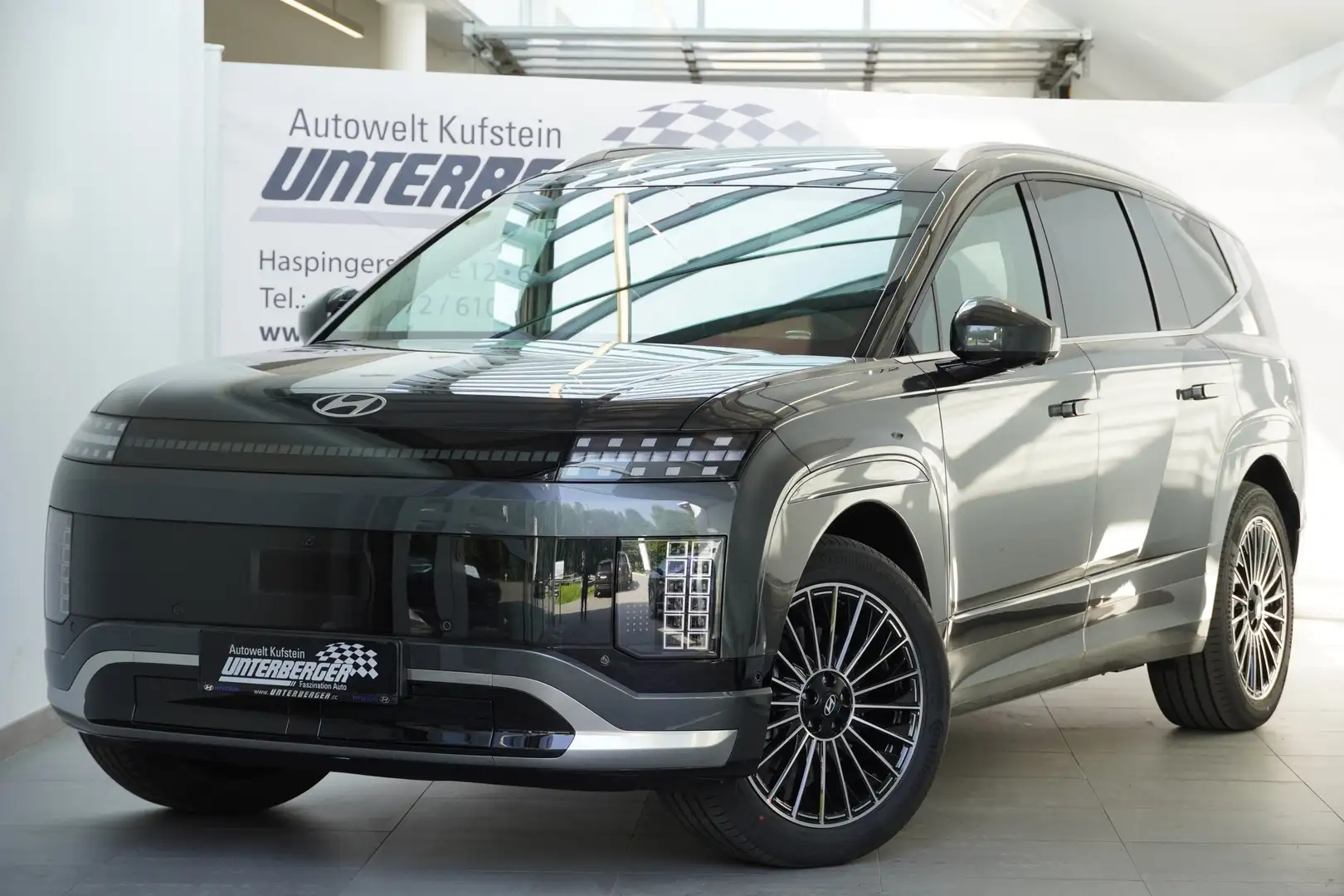 Hyundai IONIQ 9 Calligraphy 110 kWh 4WD, abzüglich Superbonus Grau - 2