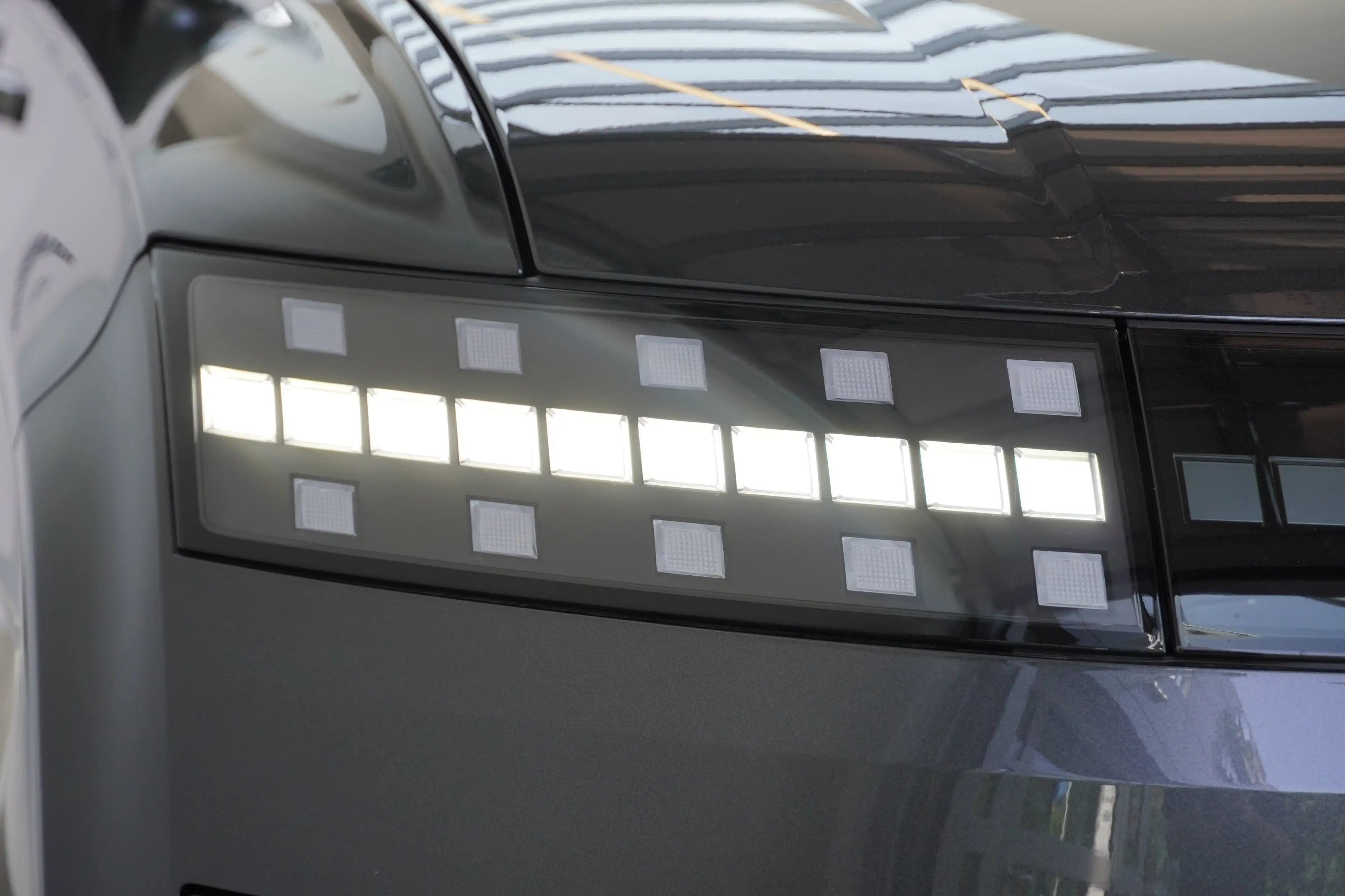Hyundai IONIQ 9 Calligraphy 110 kWh 4WD, abzüglich Superbonus — photo 5