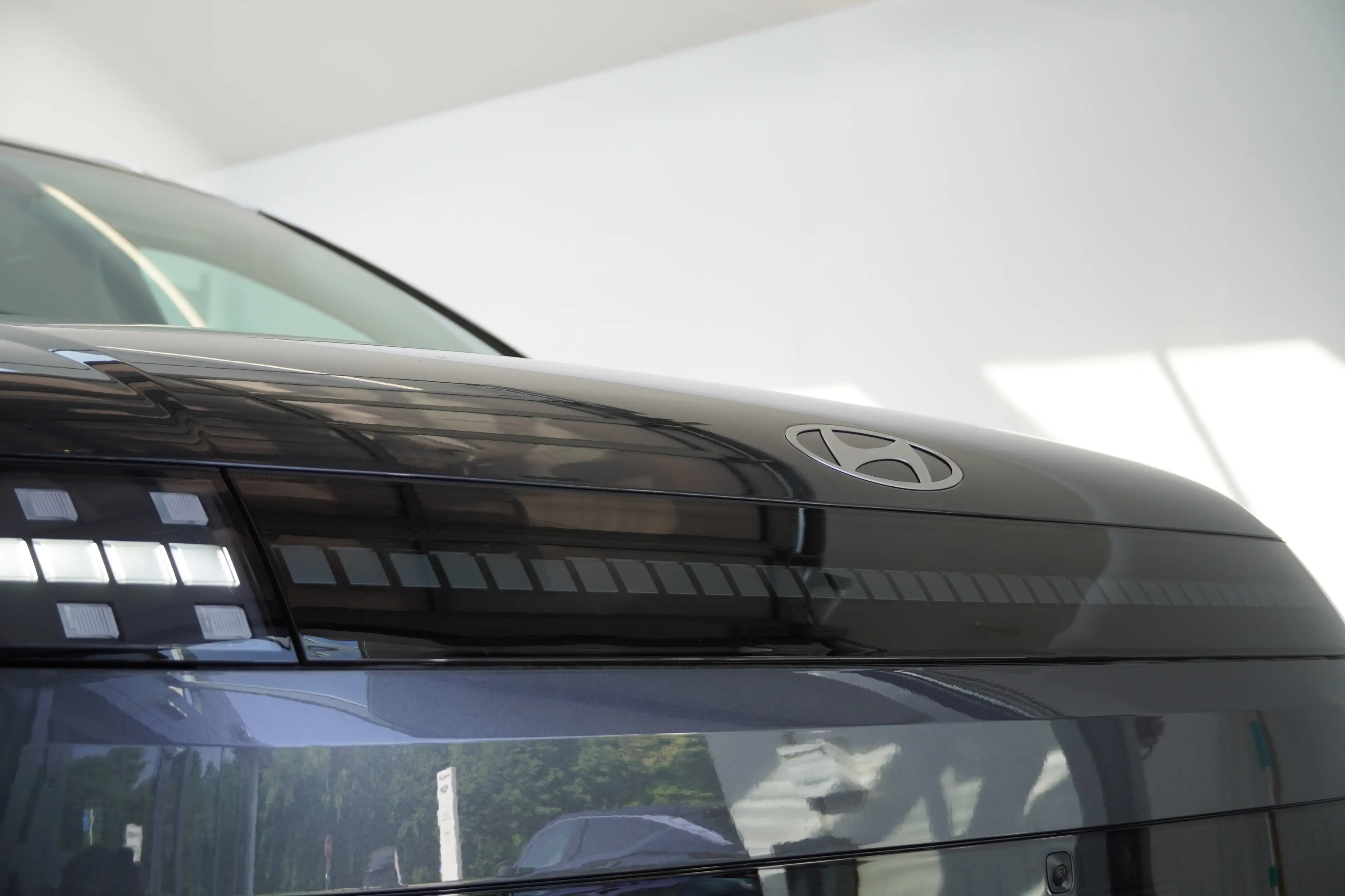 Hyundai IONIQ 9 Calligraphy 110 kWh 4WD, abzüglich Superbonus — photo 6