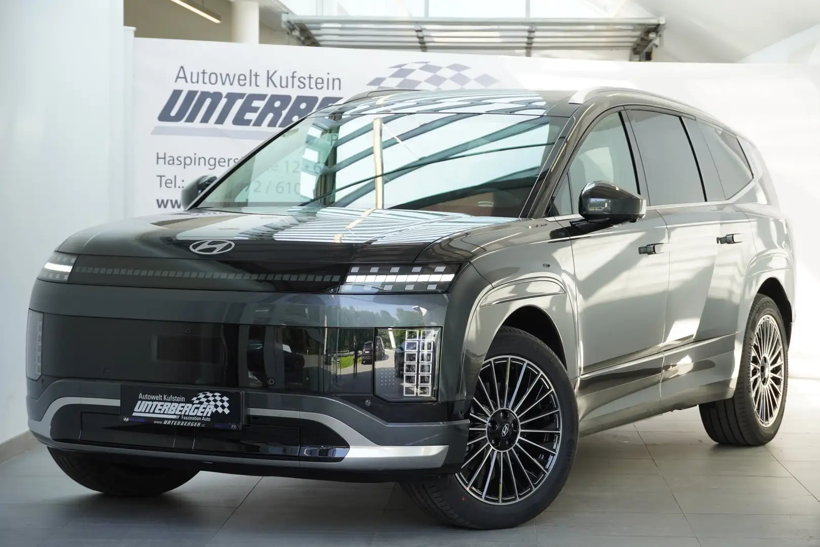 Hyundai IONIQ 9 Calligraphy 110 kWh 4WD, abzüglich Superbonus Grau - 1