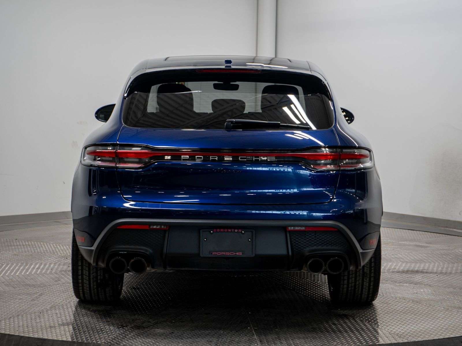 2023 Porsche Macan AWD thumb 6