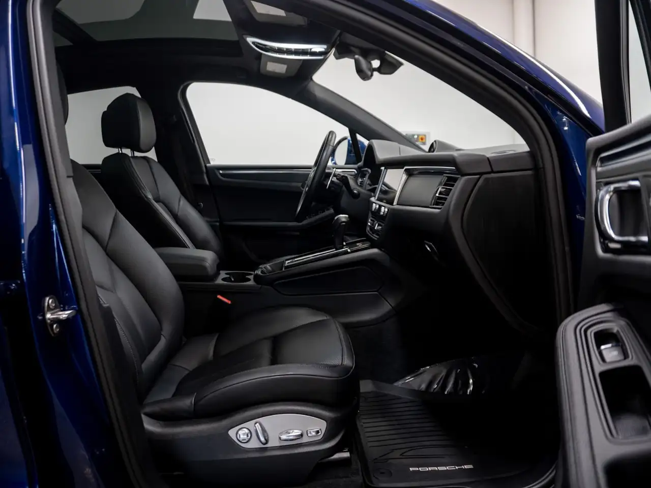 Porsche Macan снимка Porsche Macan