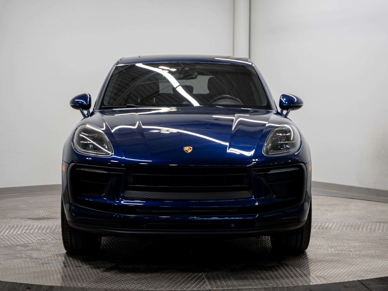 2023 Porsche Macan AWD thumb 8