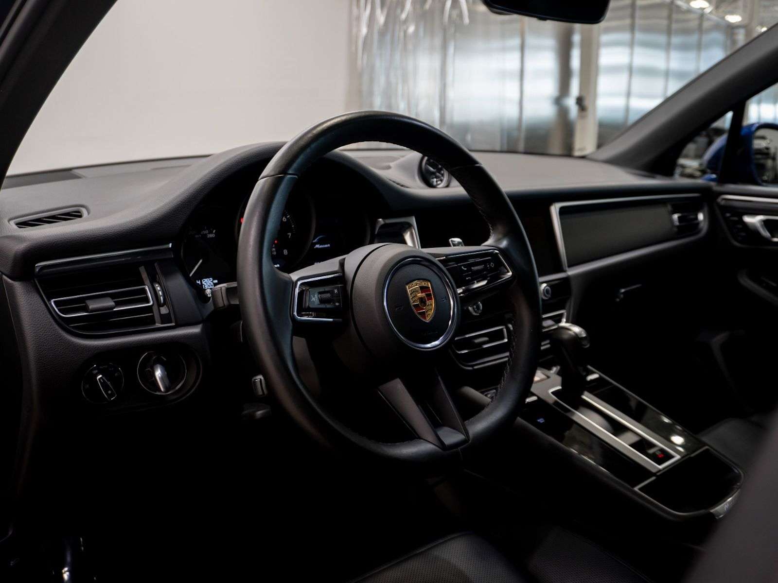2023 Porsche Macan AWD thumb 28