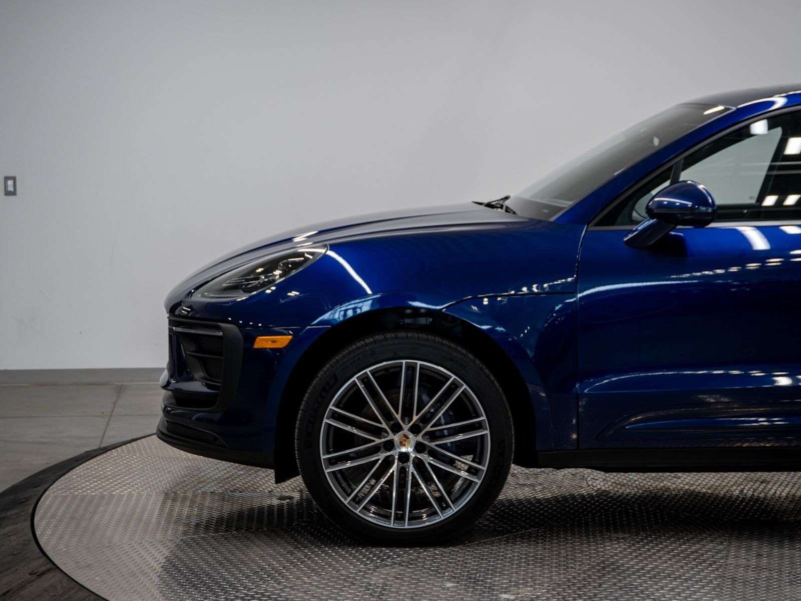 2023 Porsche Macan AWD thumb 9