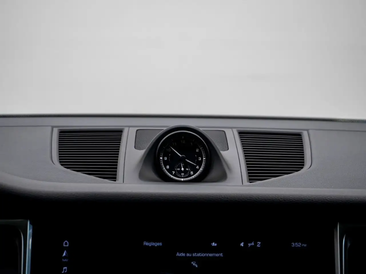 Porsche Macan снимка Porsche Macan