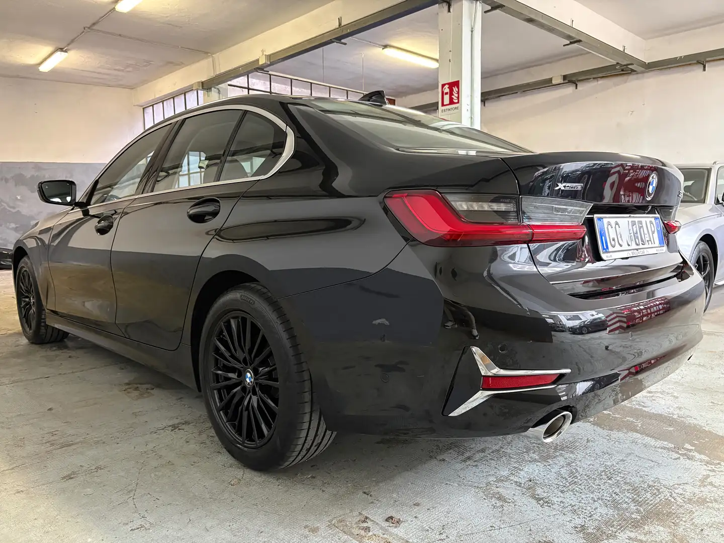 BMW 320 320d mhev Xdrive Luxury NESSUN VINCOLO Noir - 2