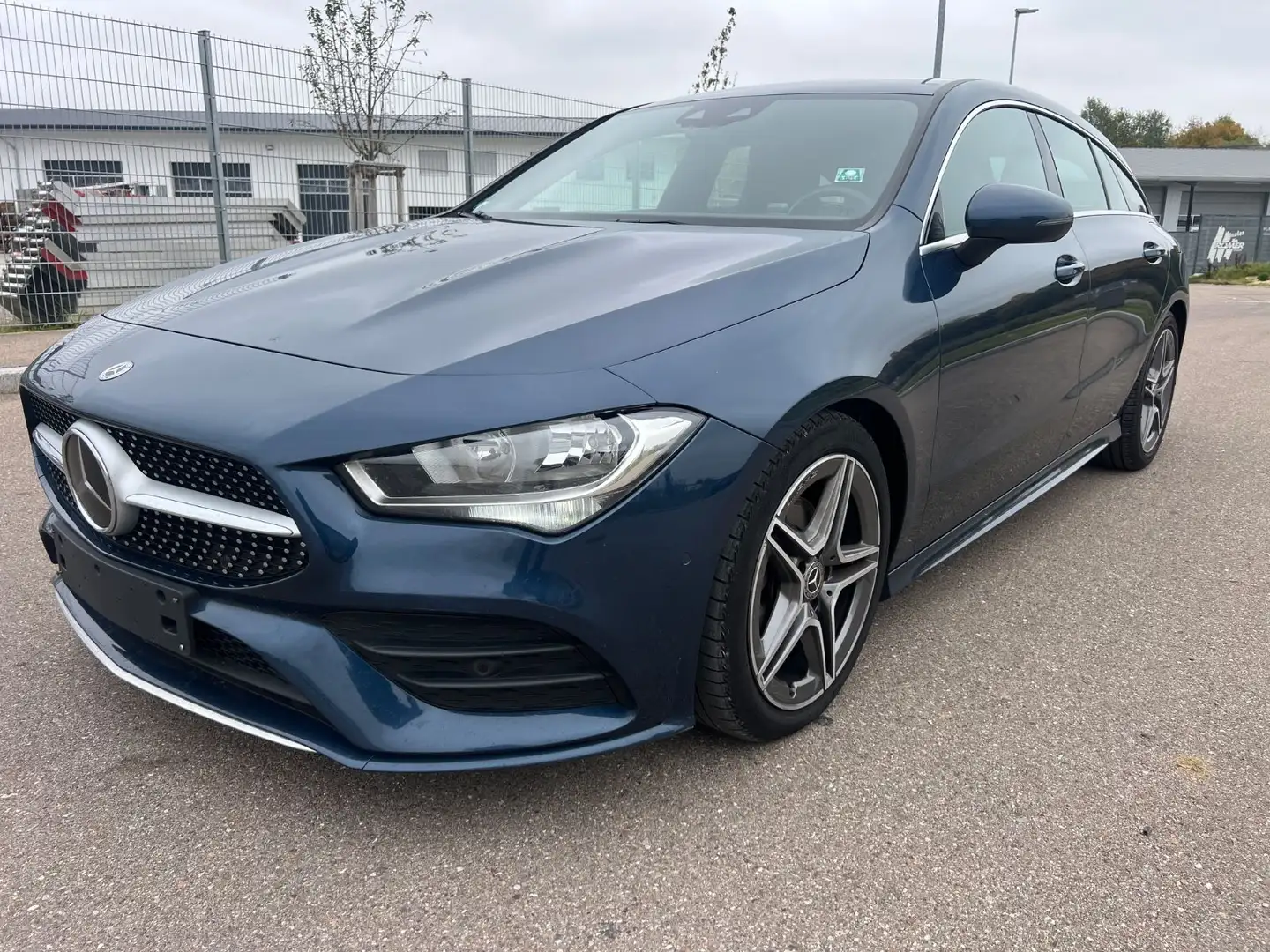 Mercedes-Benz CLA 200 Shooting Brake CLA 200 d AMG Bleu - 1