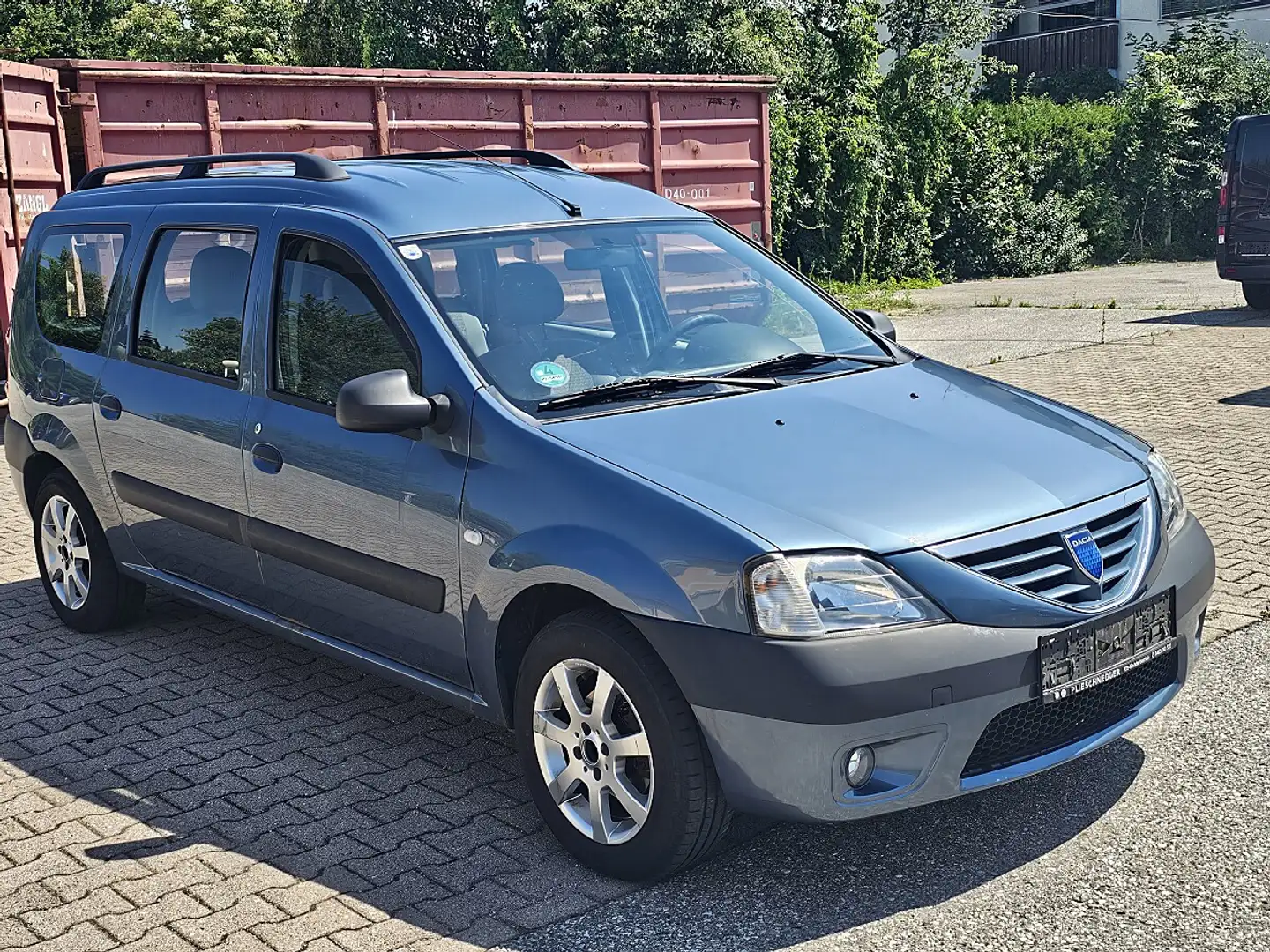 Dacia Logan MCV Laureate 1,6 16V Fahrbereit Pickerl ABGELAUFEN Grau - 1