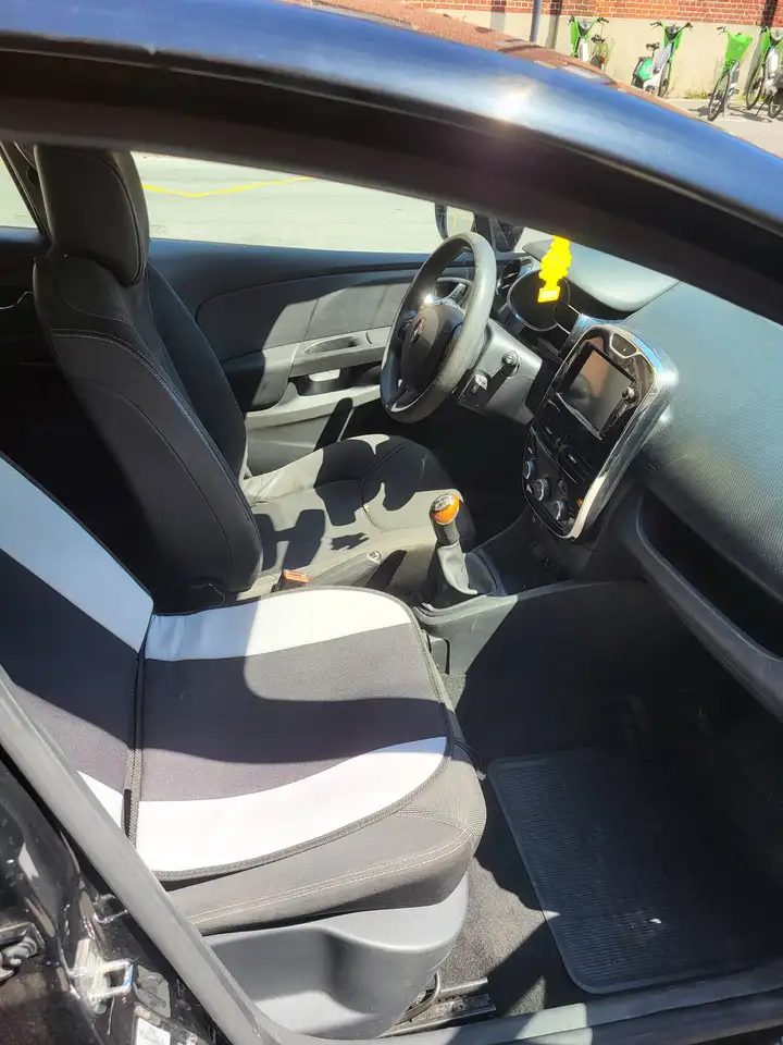 Renault Clio Citadine 3 portes — photo 5