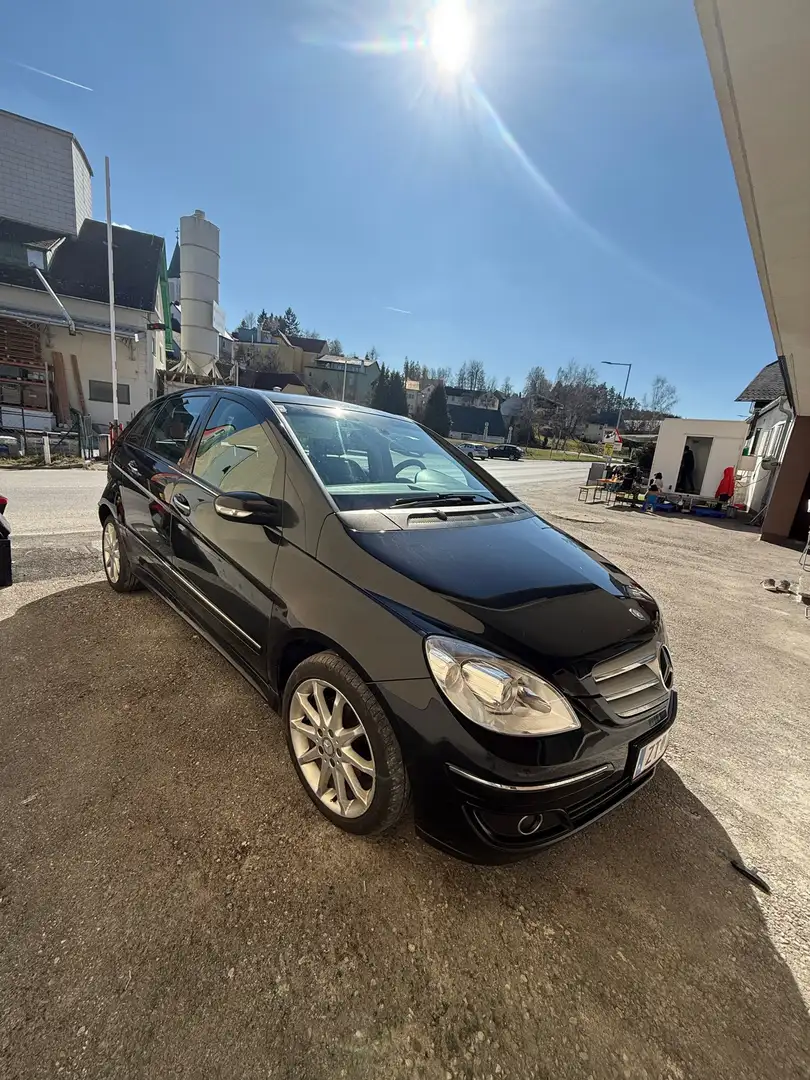 Mercedes-Benz B 180 - 1