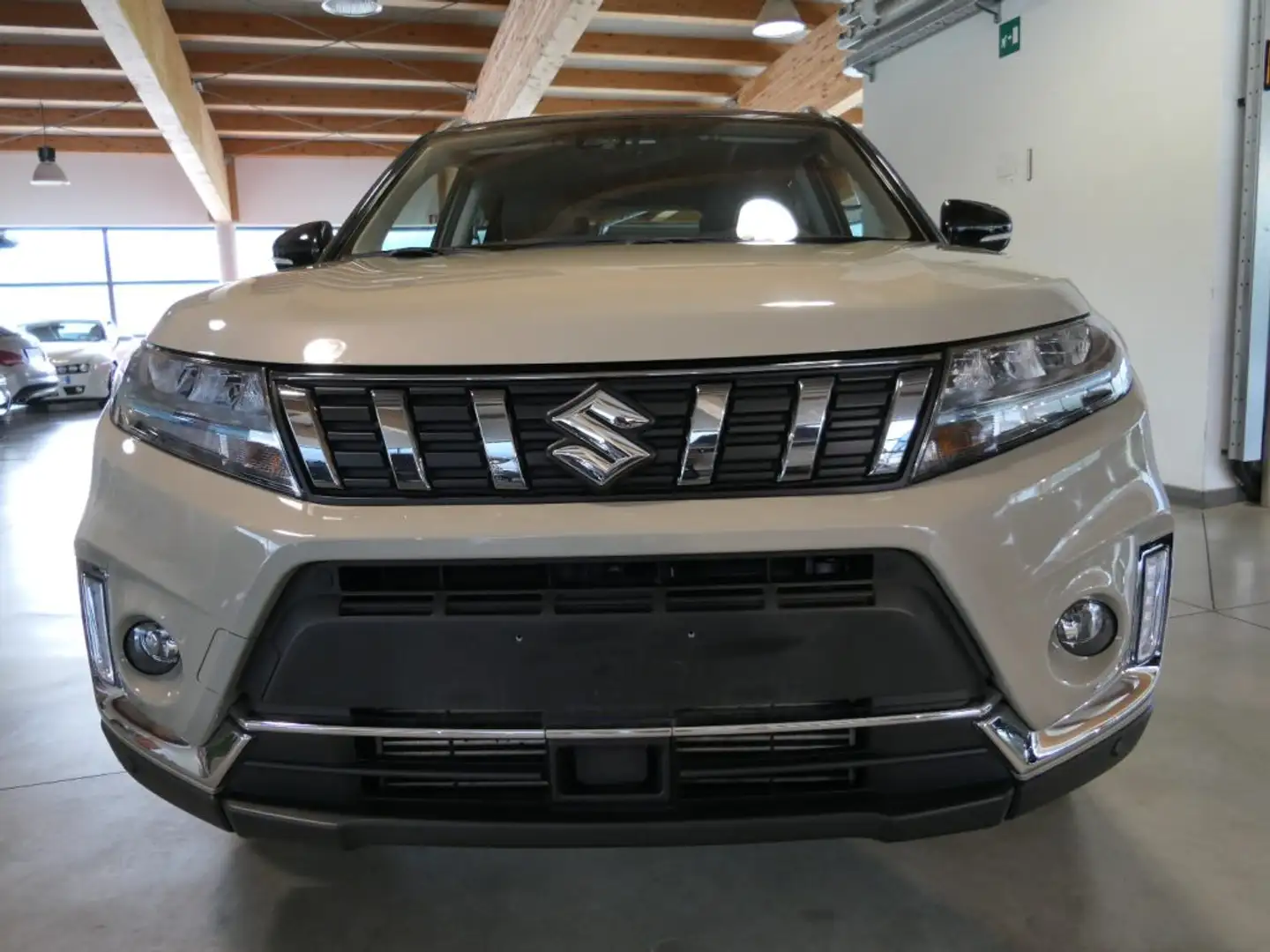Suzuki Vitara 1.4 Hybrid 4WD AllGrip Top Beige - 2