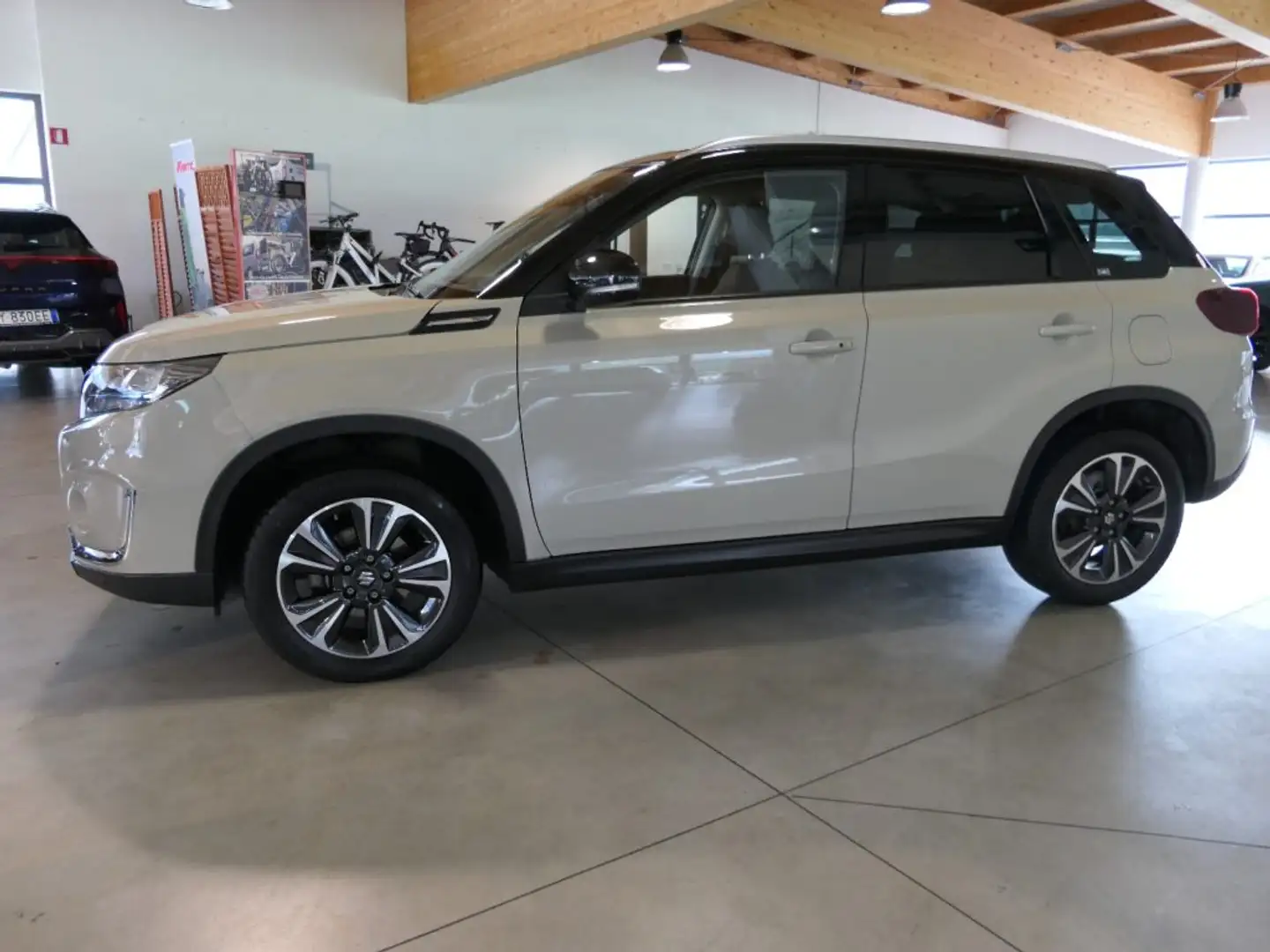 Suzuki Vitara 1.4 Hybrid 4WD AllGrip Top Beige - 1