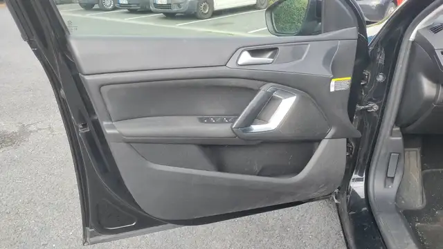 Peugeot 308 view 7