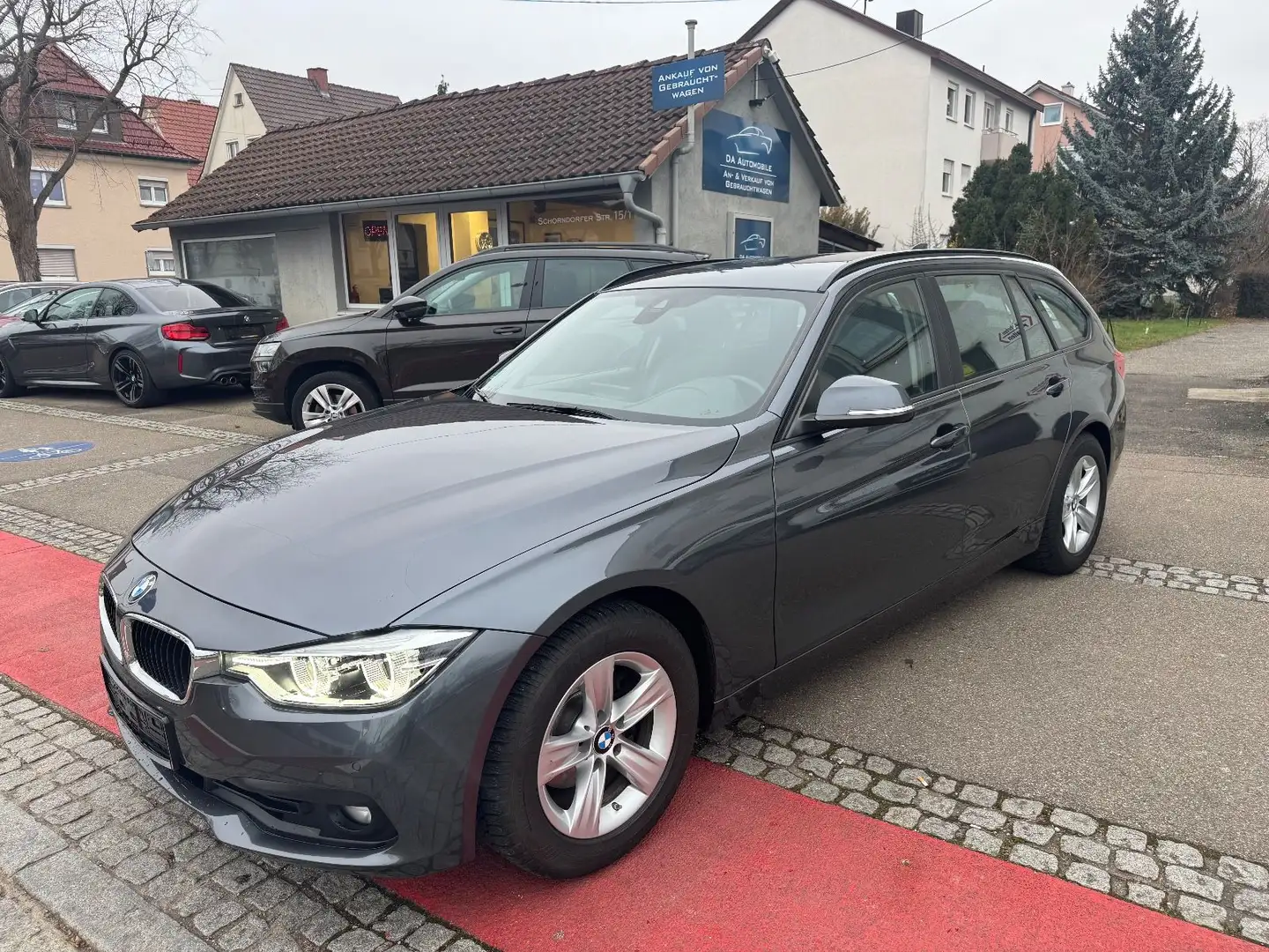 BMW 320 i Touring/ ACC/Navi Prof./ LED Grau - 1