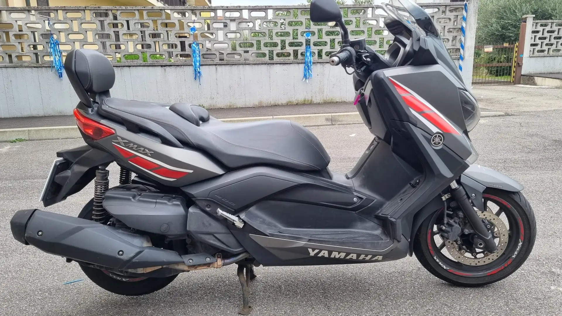 Yamaha X-Max 400 Gris - 1