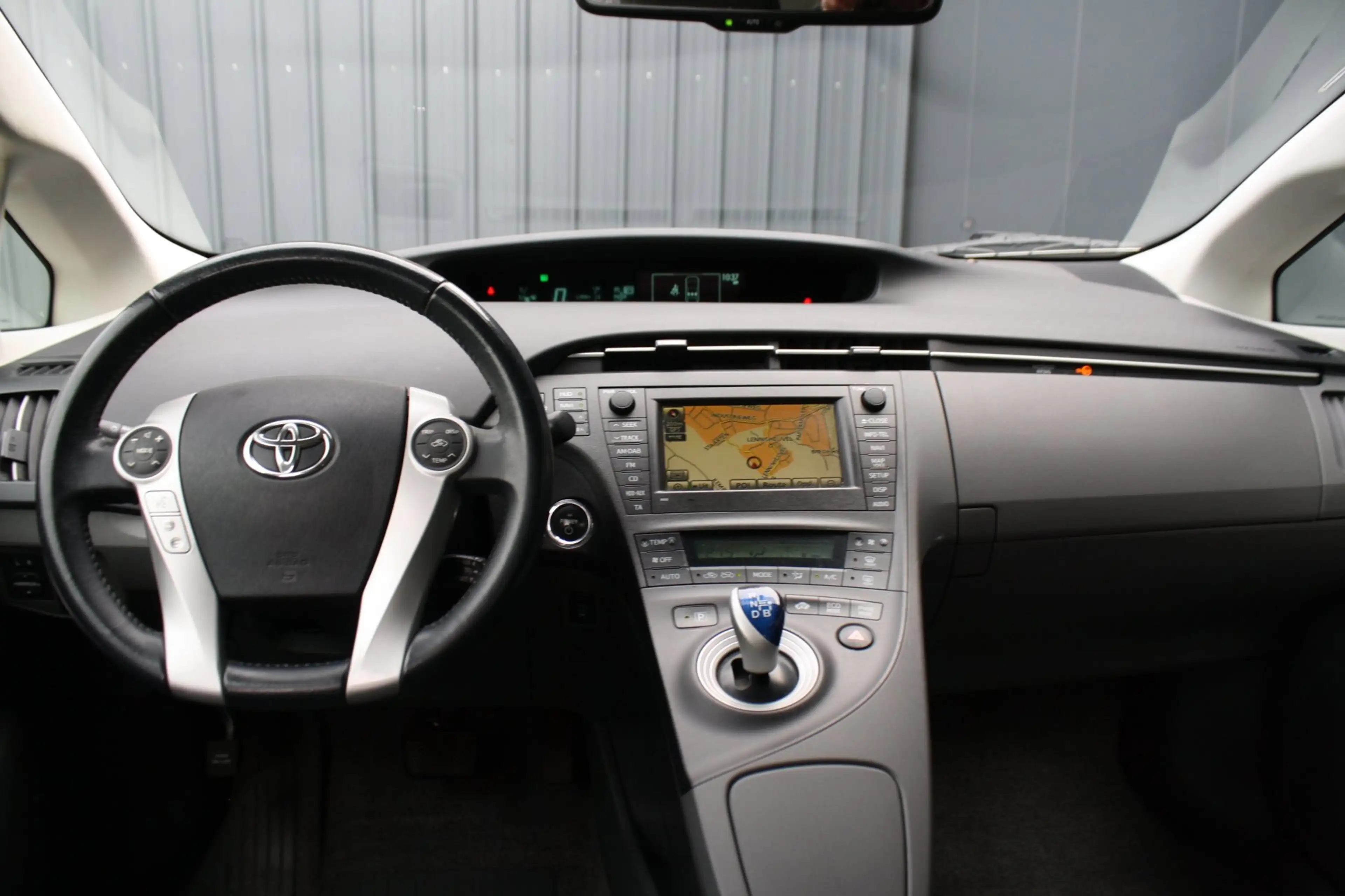 Toyota Prius 1.8 Dynamic - NAVIGATIE - CAMERA - 2x PDC — photo 3