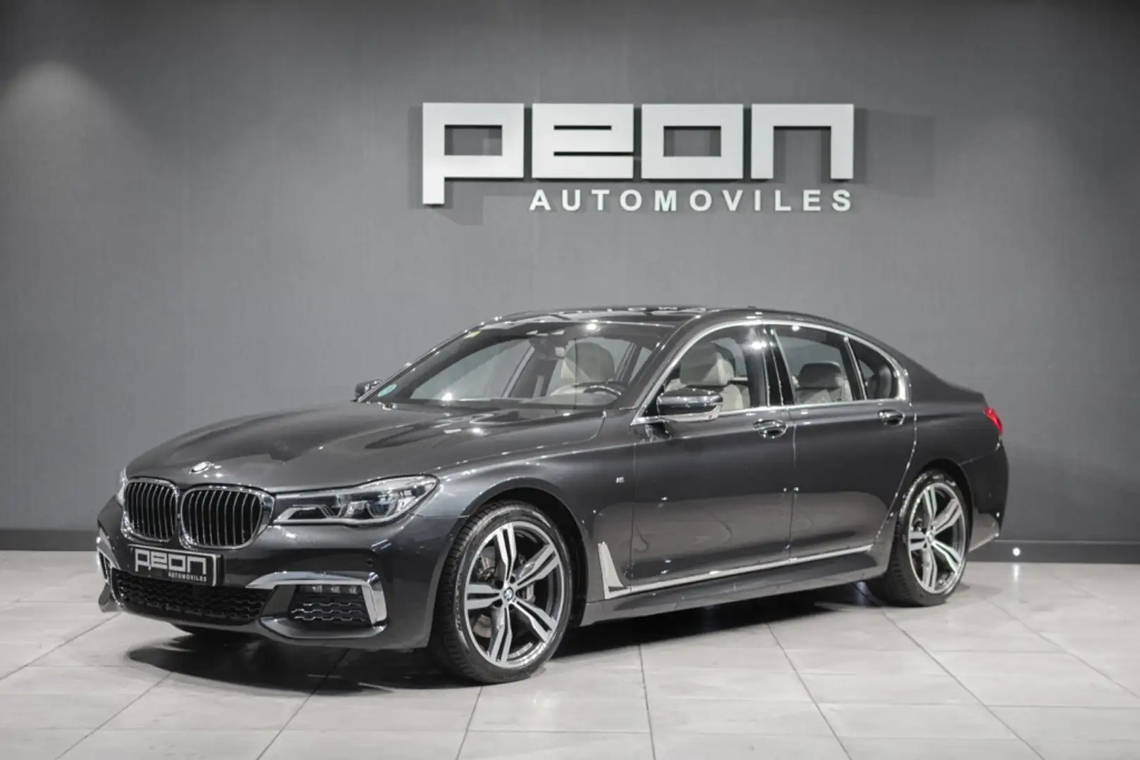 BMW 740 740dA xDrive Grigio - 1