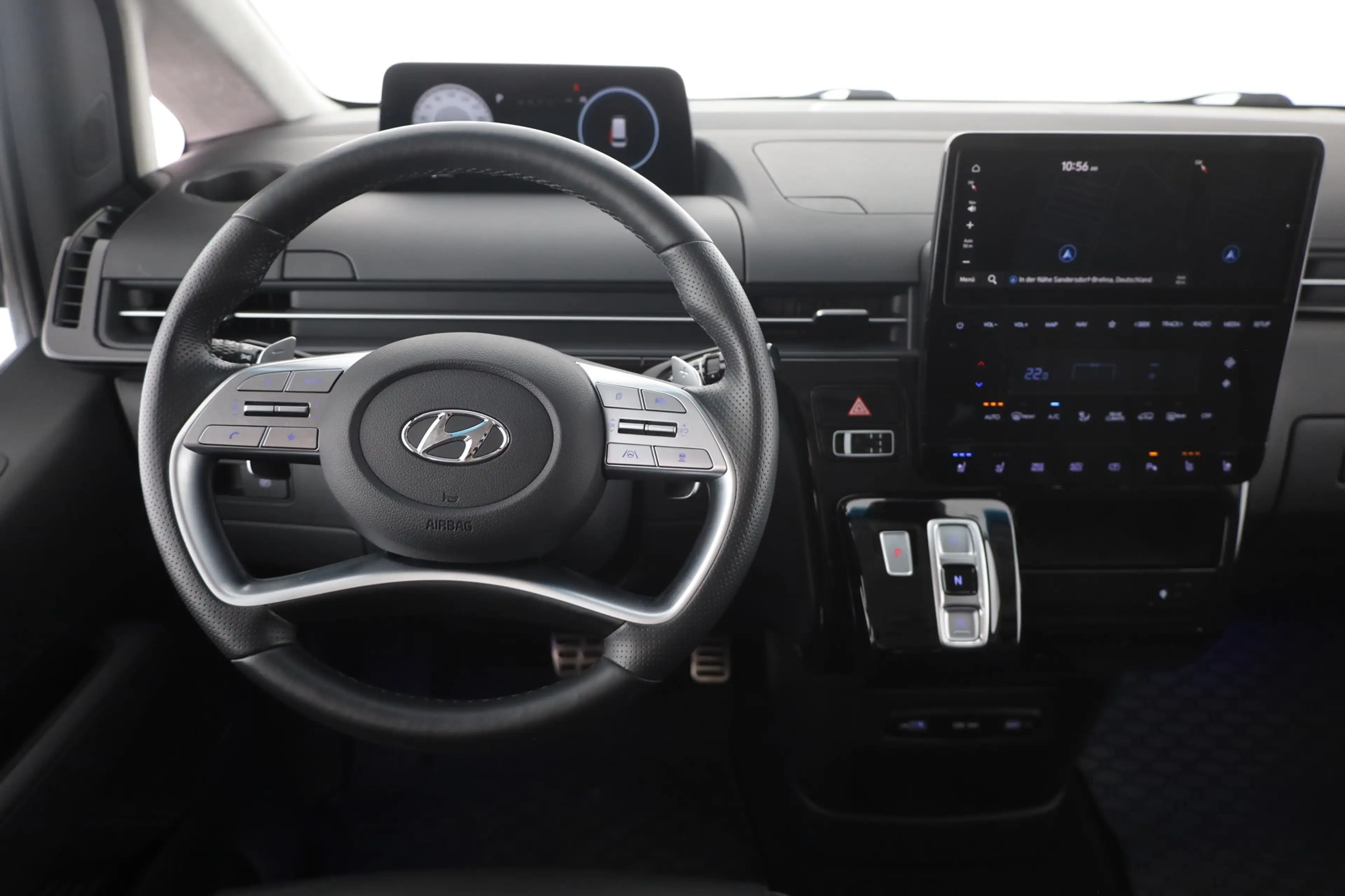 Hyundai STARIA 2.2 CRDi Signature 7-Sitzer LED Navi 360° — photo 10