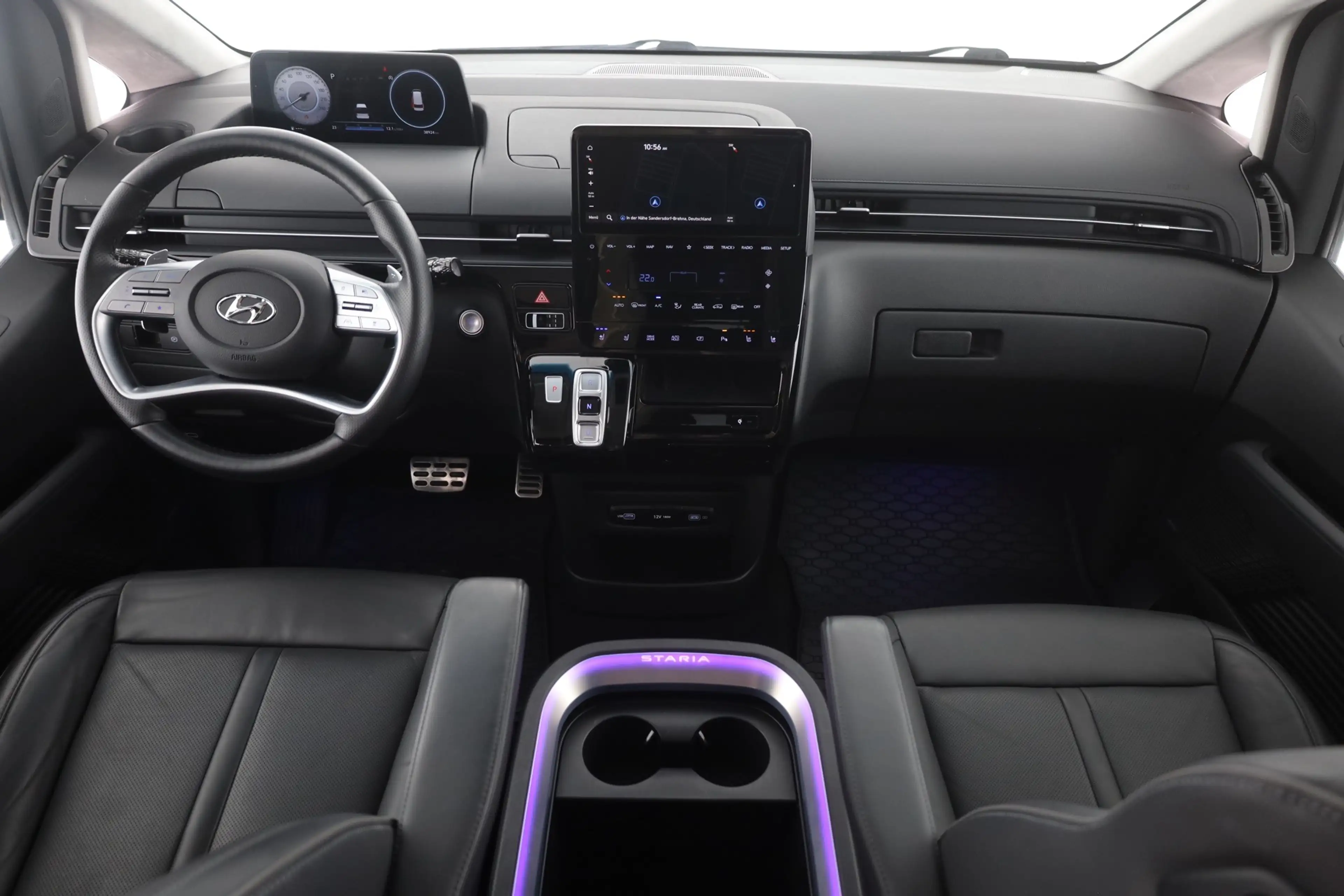 Hyundai STARIA 2.2 CRDi Signature 7-Sitzer LED Navi 360° — photo 9