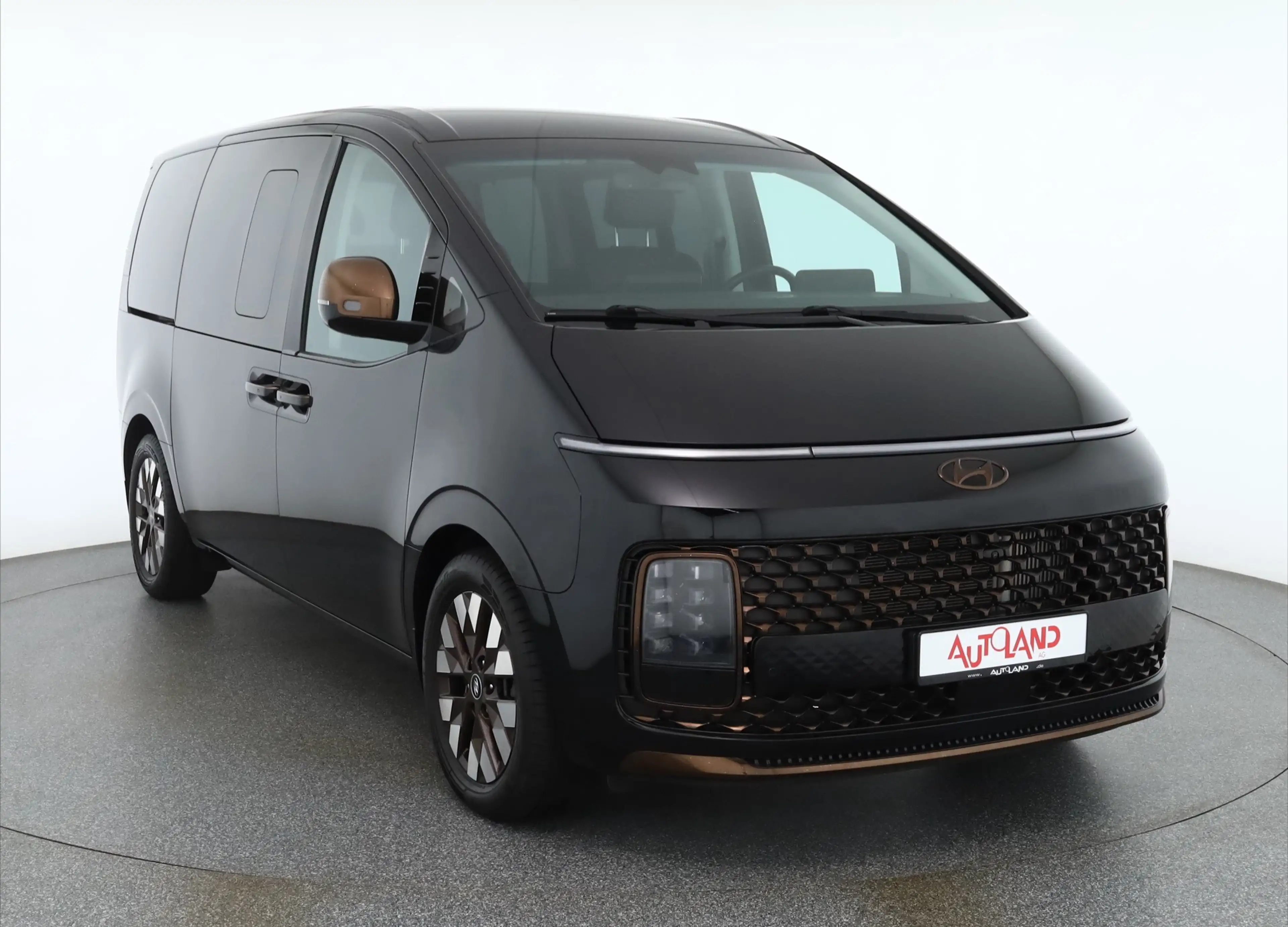 Hyundai STARIA 2.2 CRDi Signature 7-Sitzer LED Navi 360° — photo 7