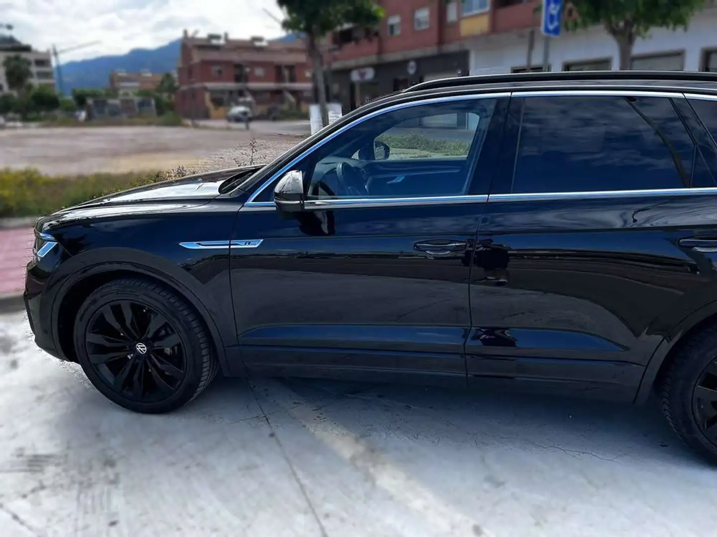 Volkswagen Touareg R-Line 3.0 V6 TDI 210kW Tip 4M Negro - 1