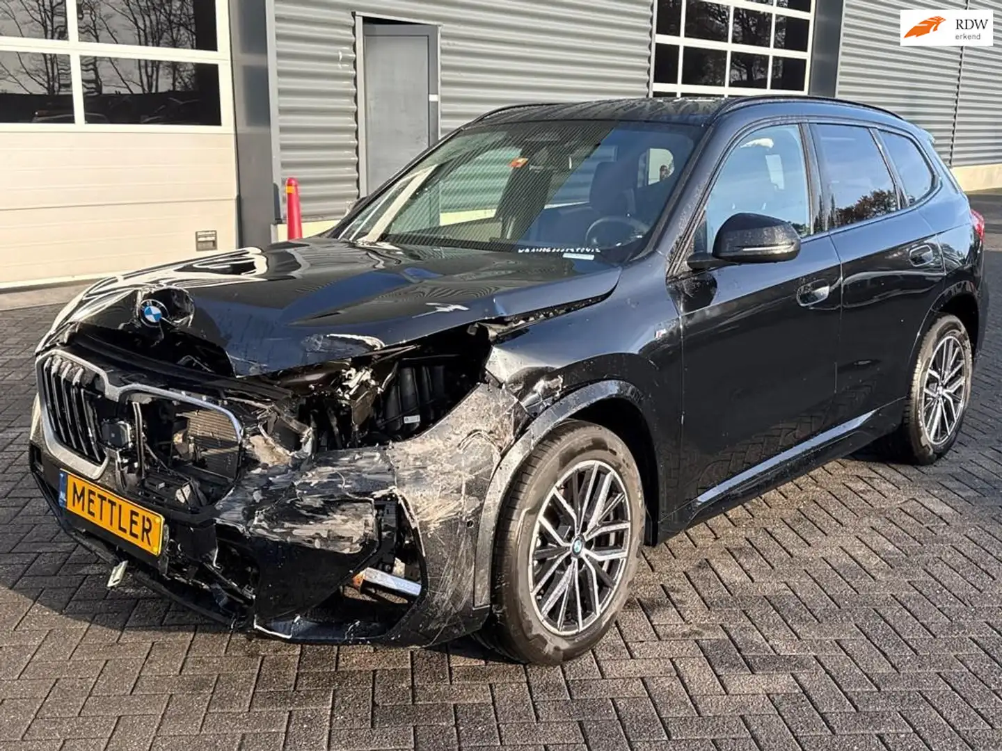 BMW X1 SDrive18d, M-Sportpakket, harman kardon, alcantara Negru - 1