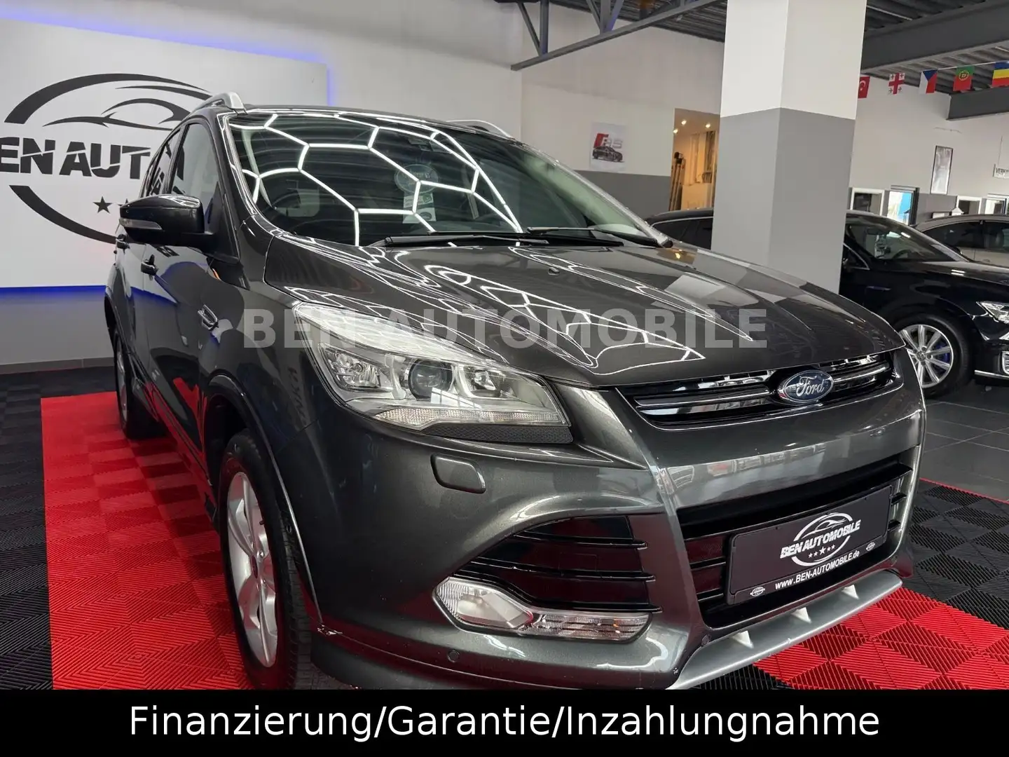 Ford Kuga Individual *AHK*LED*AUTOM.*NAVI*4x4* Gris - 1