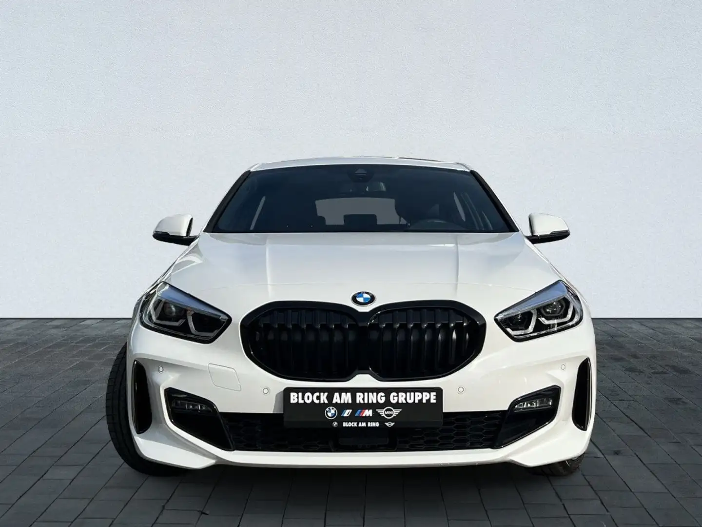 BMW 118 i M Sportpaket LCP Pano Shz 18" Carplay Navi White - 2